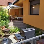 Gabi Vendeghaz Prázdninový dům *