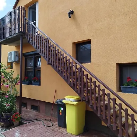 Gabi Vendeghaz Ferienhaus *
