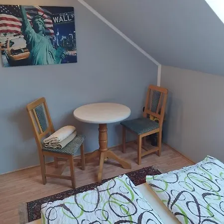 Gabi Vendeghaz Ferienhaus *